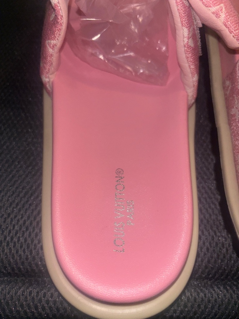 (Inspired)39 size Louis Vuitton Pink Monogram Slide Sandals with Cream Soles - Picture 4 of 5